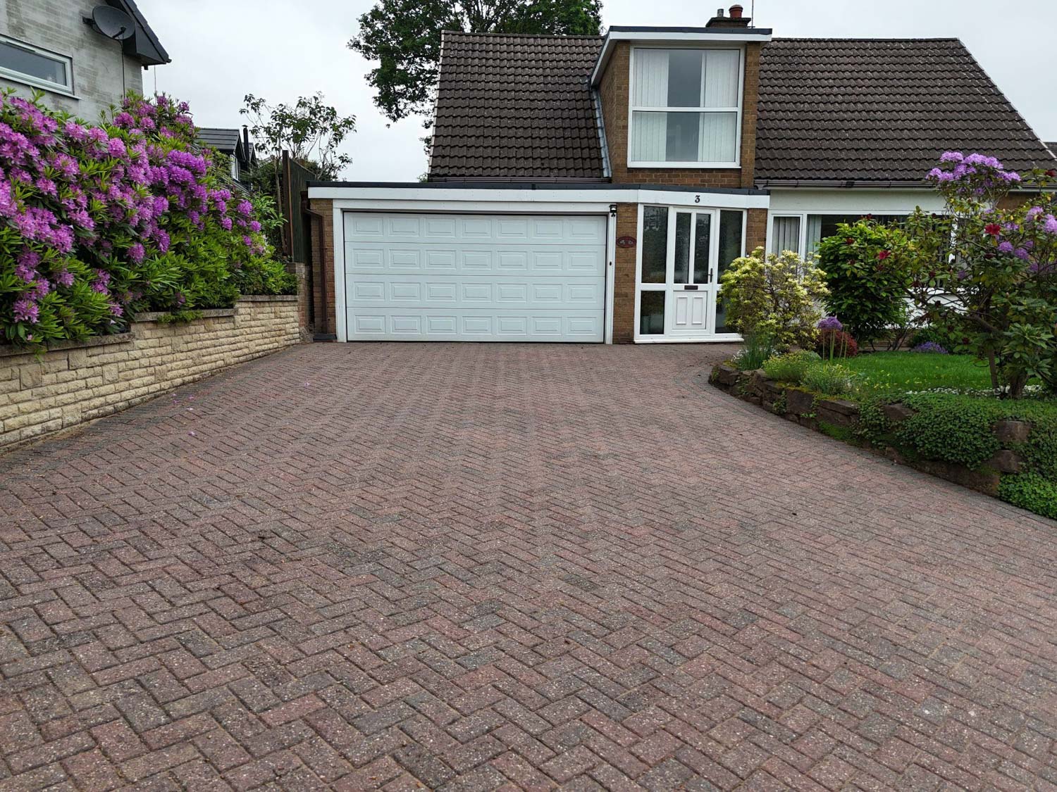 Driveway Edging: Why It’s Not Just Decorative